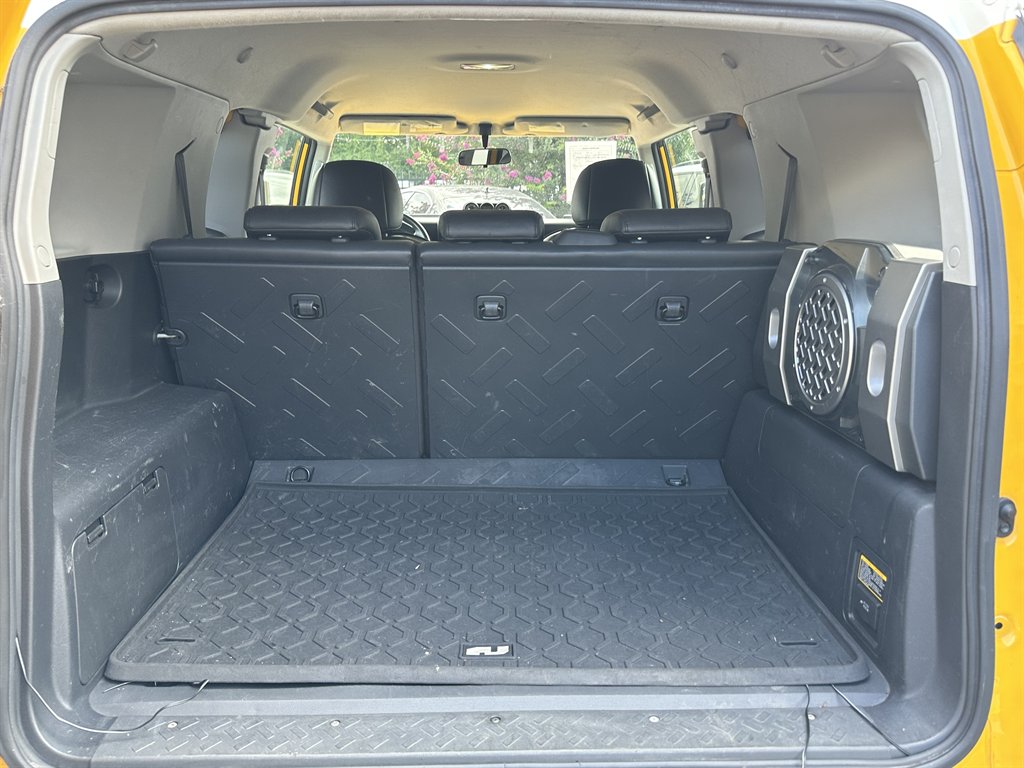 2007 Toyota FJ Cruiser - $10,275