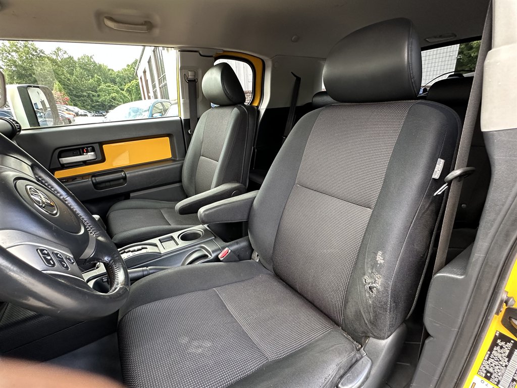 2007 Toyota FJ Cruiser - $10,275