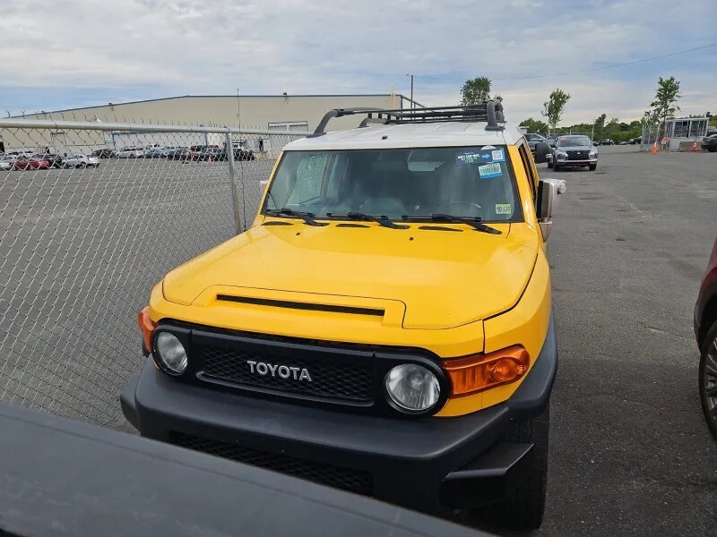 2007 Toyota FJ Cruiser - $10,275
