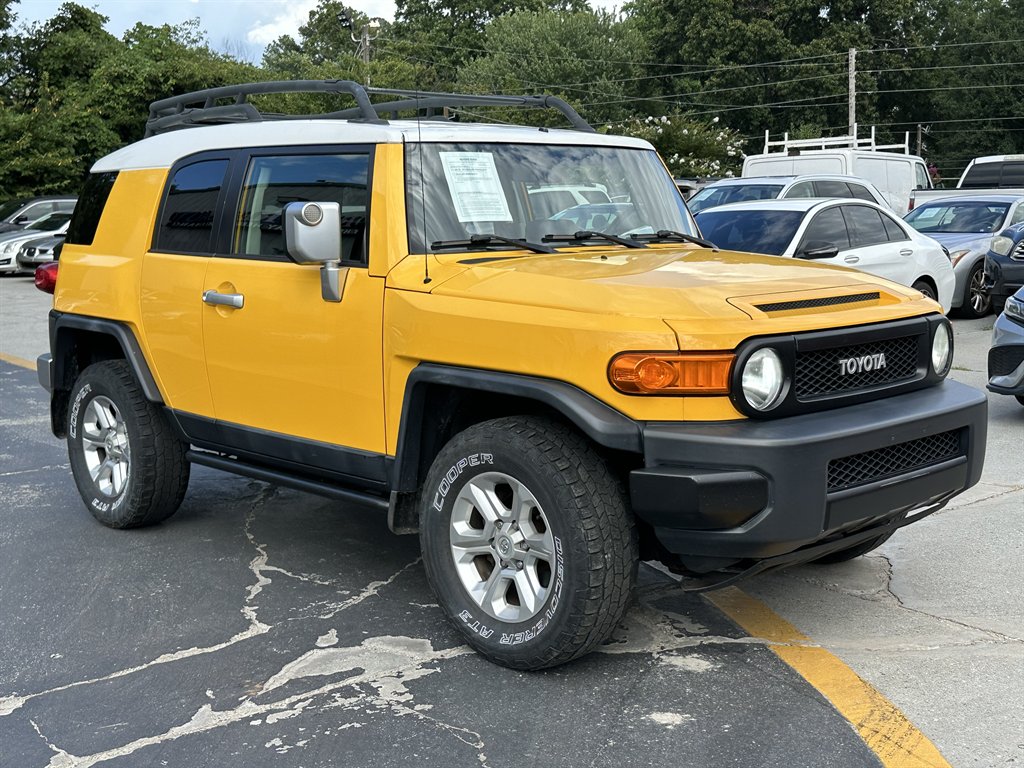 2007 Toyota FJ Cruiser - $10,275