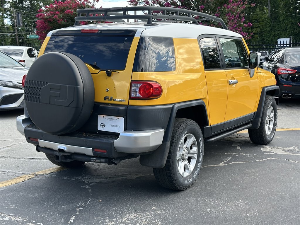 2007 Toyota FJ Cruiser - $10,275