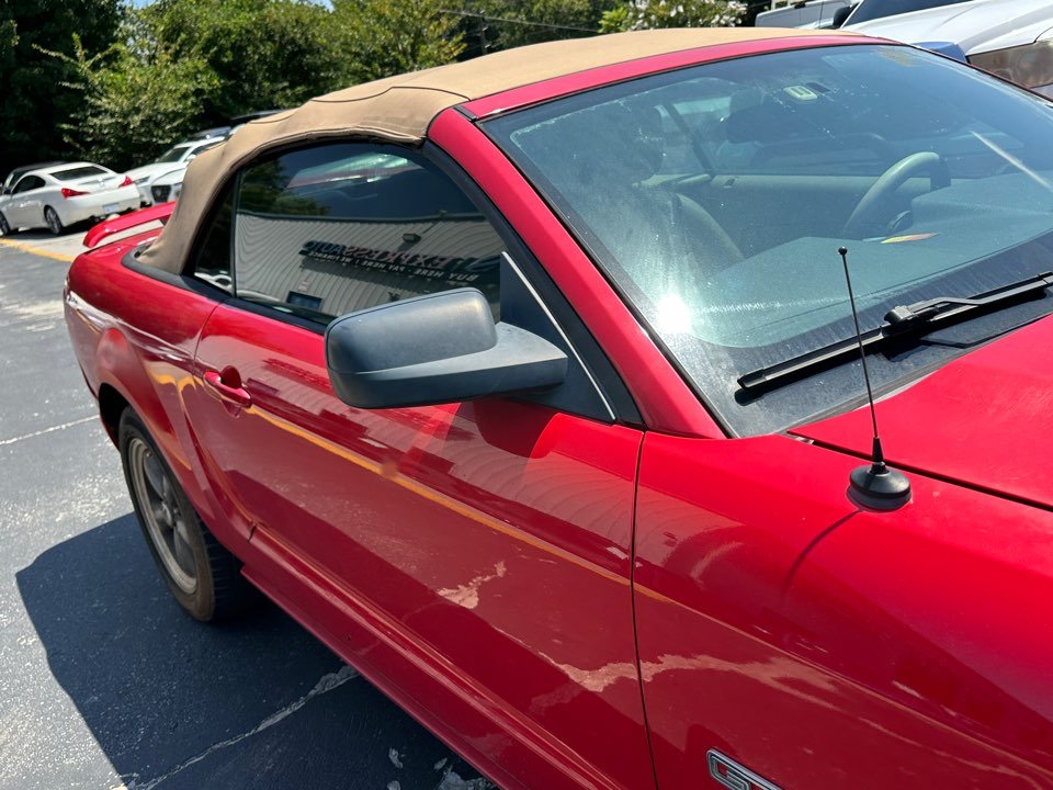 2005 Ford Mustang - $8,295