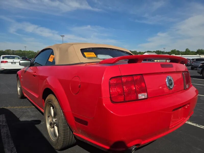 2005 Ford Mustang - $8,295