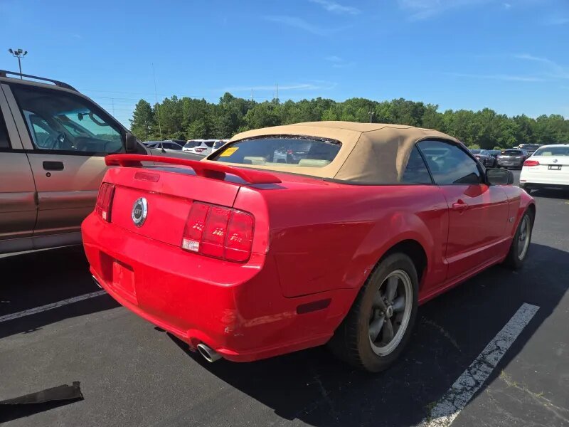 2005 Ford Mustang - $8,295