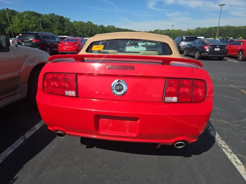 2005 Ford Mustang - $8,295