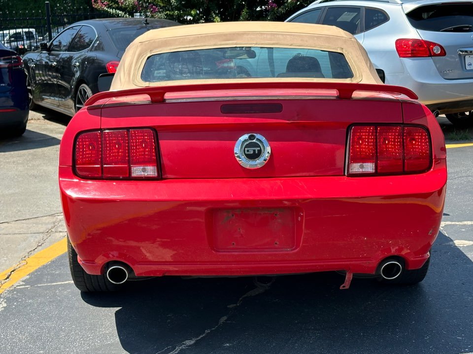 2005 Ford Mustang - $8,295
