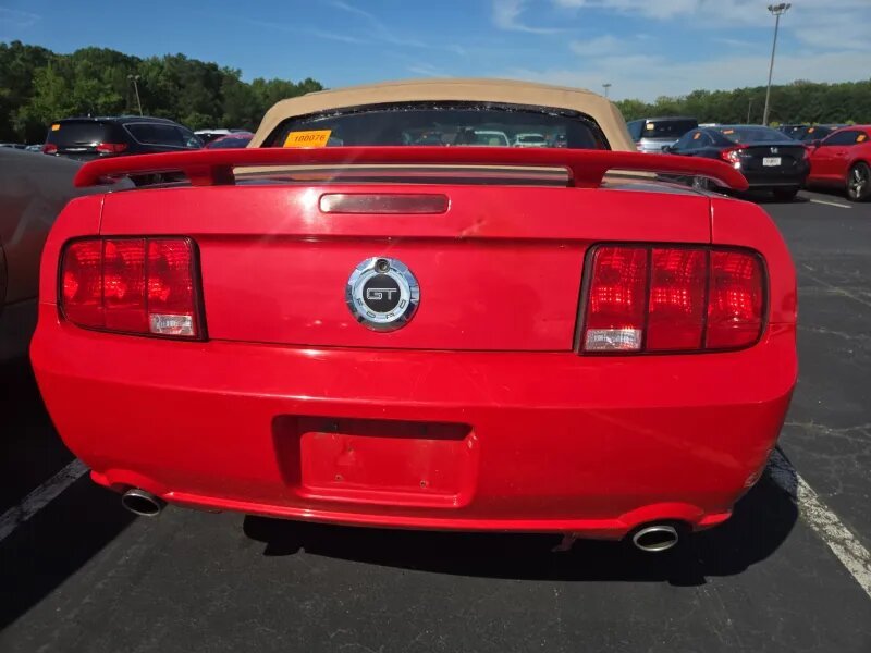 2005 Ford Mustang - $8,295