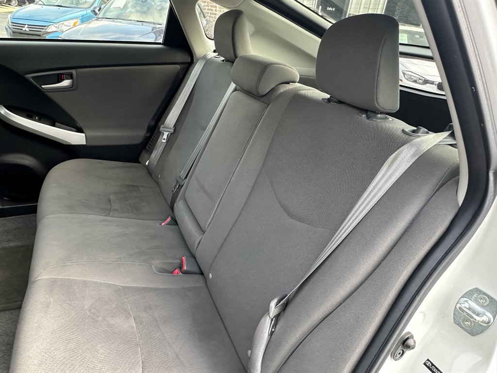2012 Toyota Prius - $7,485