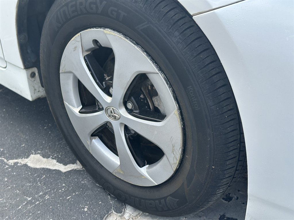 2012 Toyota Prius - $7,485