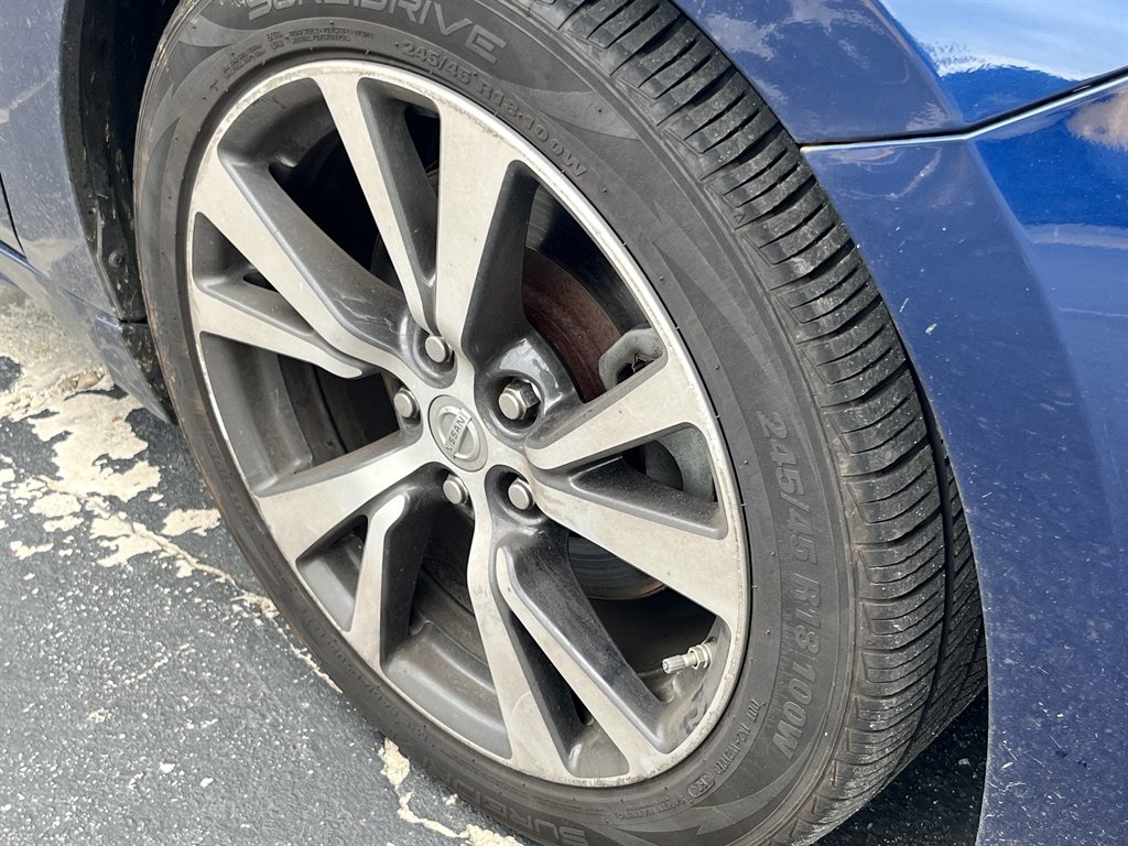 2017 Nissan Maxima - $11,995