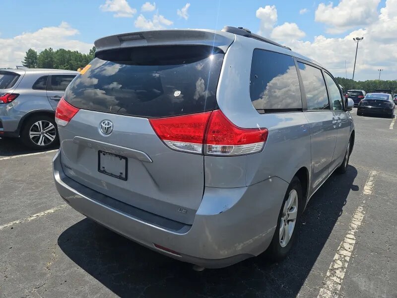 2014 Toyota Sienna - $9,255