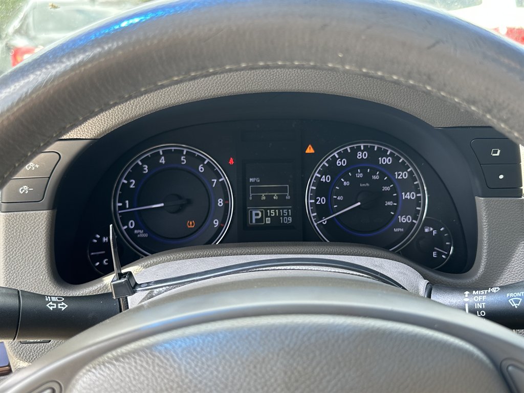 2011 INFINITI G - $7,995