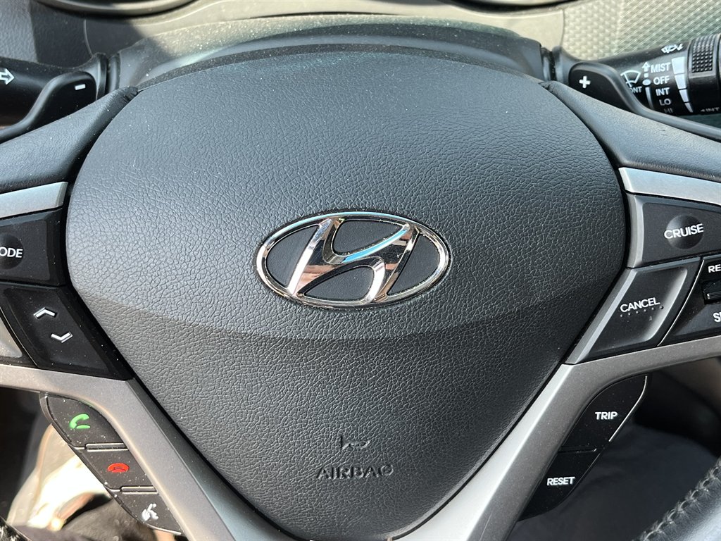 2017 Hyundai Veloster - $6,995