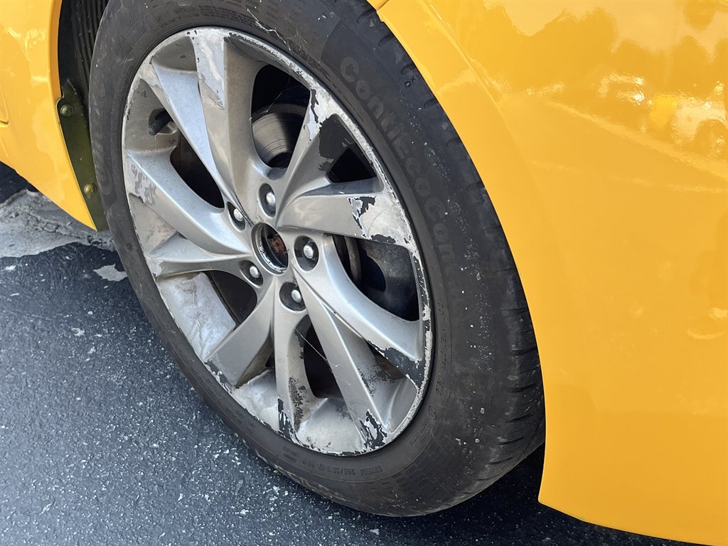 2017 Hyundai Veloster - $6,995