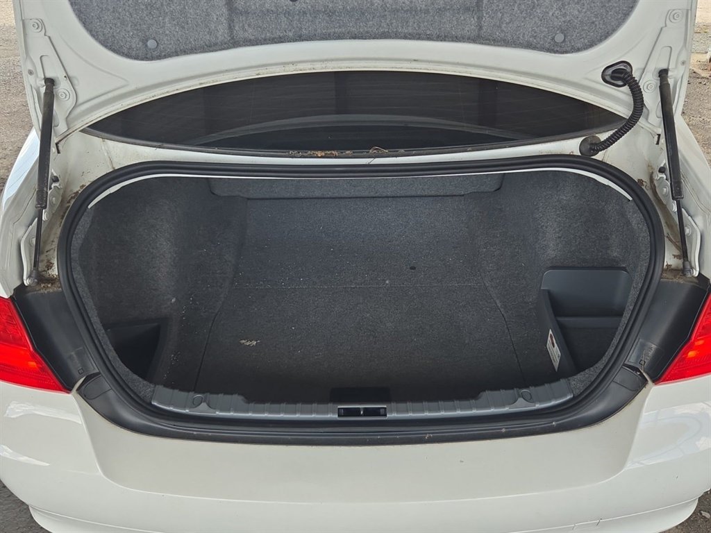 2011 BMW 3 Series - $7,539