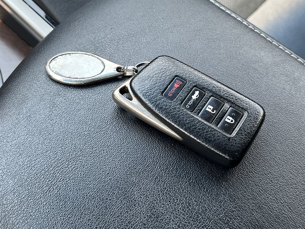 2013 Lexus GS - $11,995