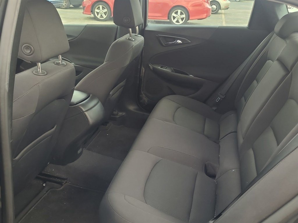 2017 Chevrolet Malibu - $8,995