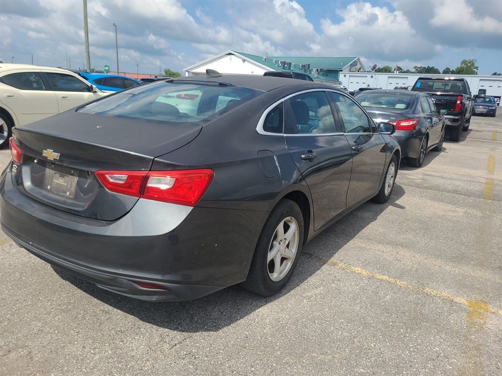 2017 Chevrolet Malibu - $8,995