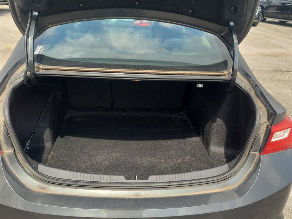2017 Chevrolet Malibu - $8,995