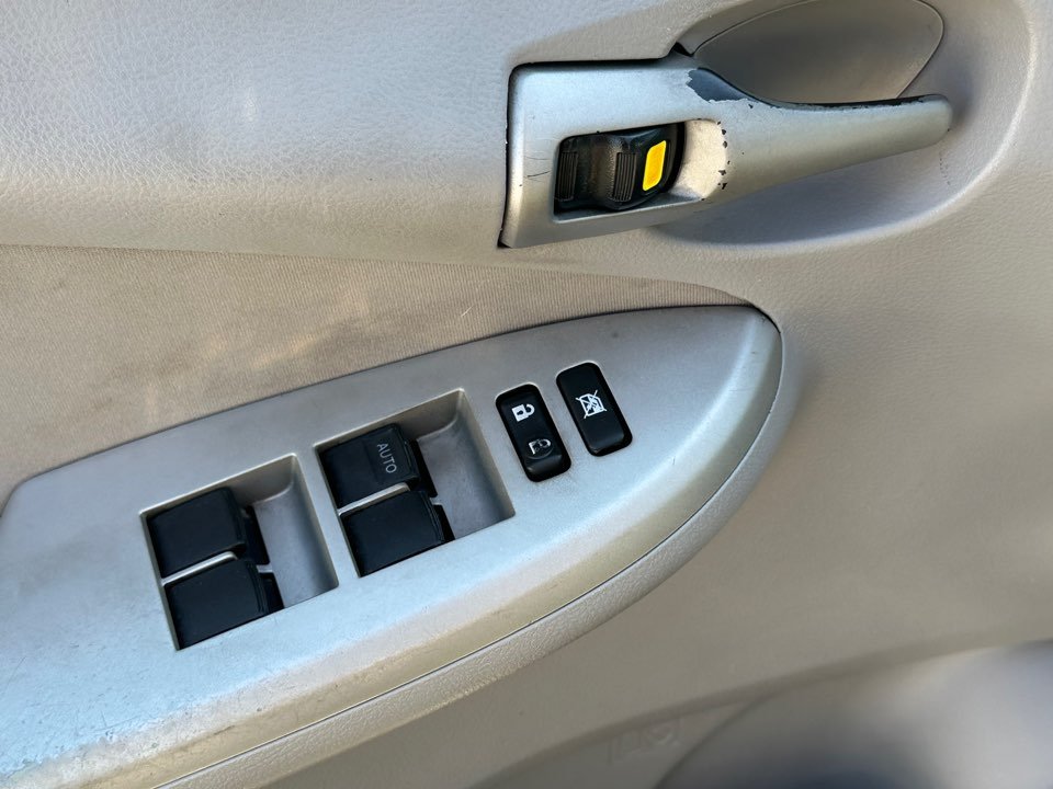 2013 Toyota Corolla - $8,995