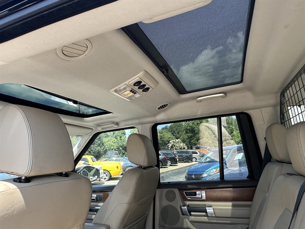 2016 Land Rover LR4 - $10,995