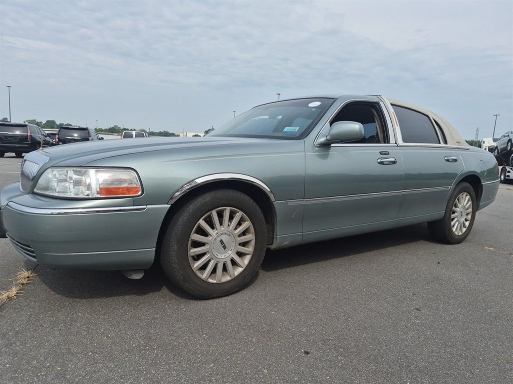 2004 Lincoln Town Car