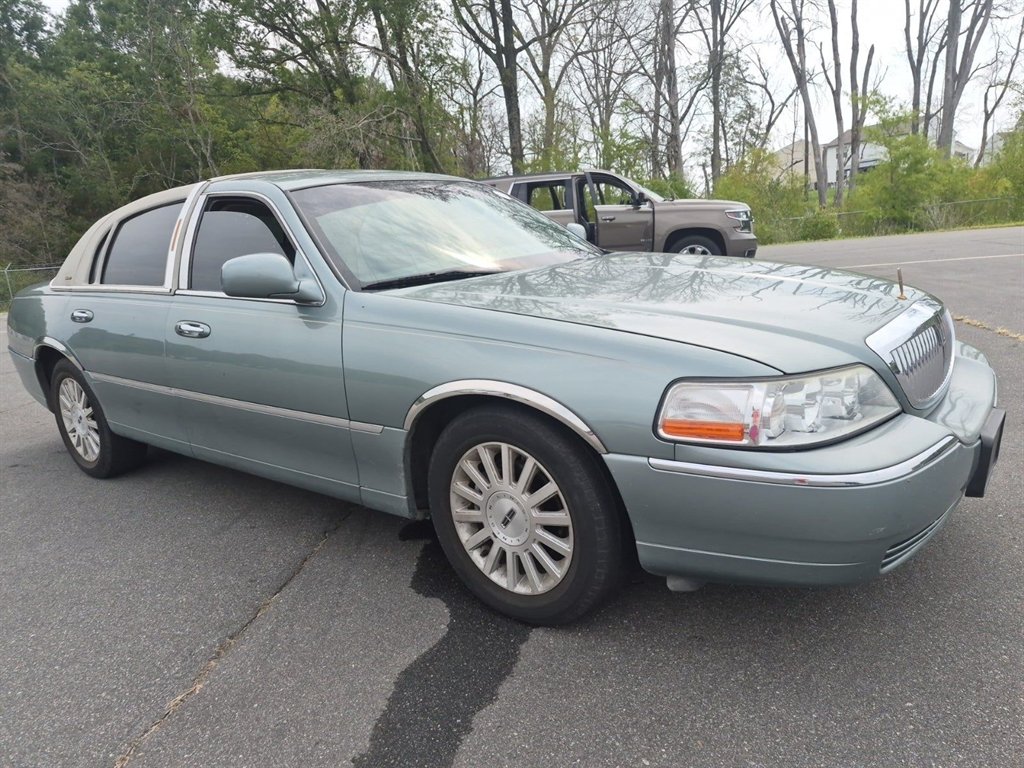 2004 Lincoln Town Car