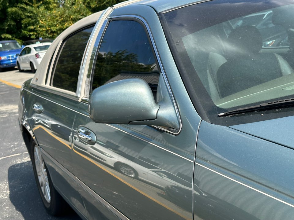 2004 Lincoln Town Car - $7,995