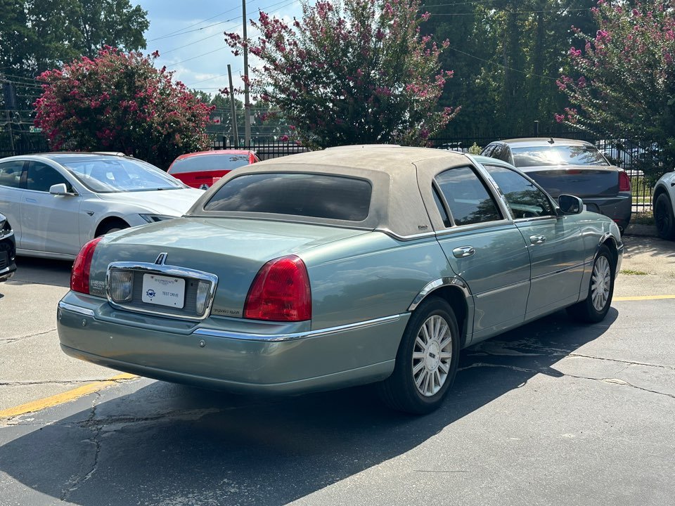 2004 Lincoln Town Car - $7,995