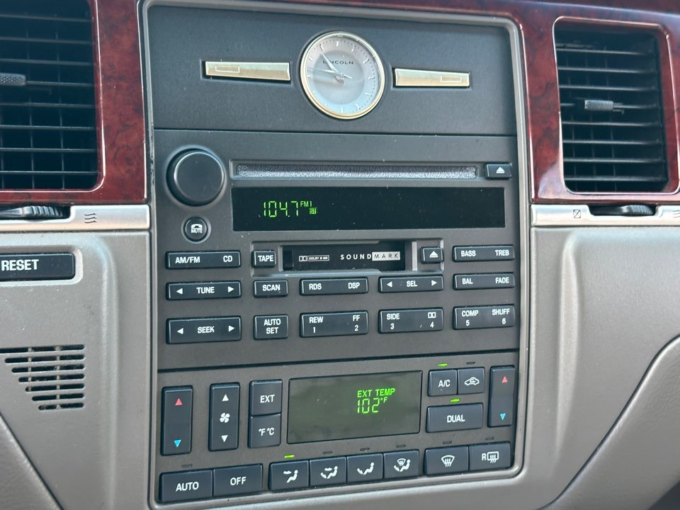 2004 Lincoln Town Car - $7,995