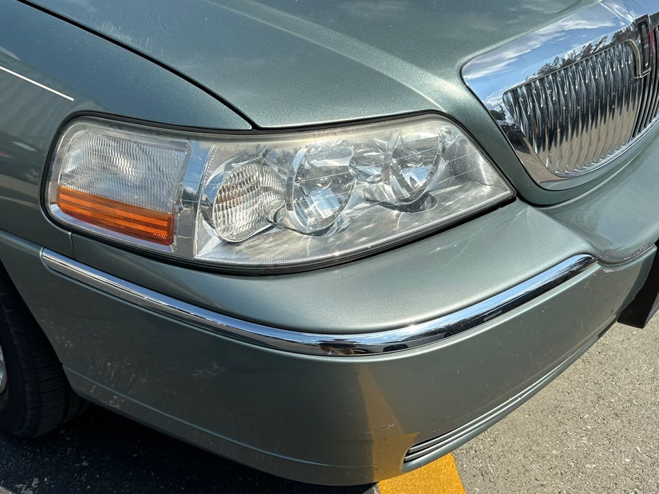 2004 Lincoln Town Car - $7,995