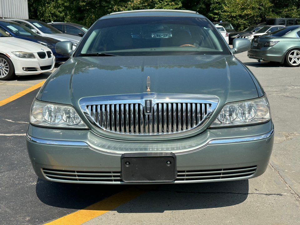 2004 Lincoln Town Car - $7,995