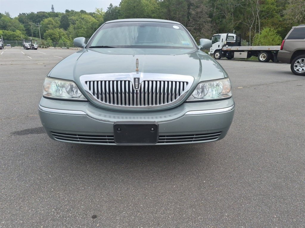 2004 Lincoln Town Car