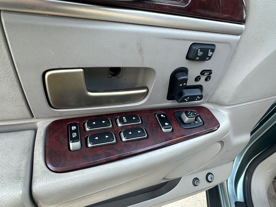 2004 Lincoln Town Car - $7,995