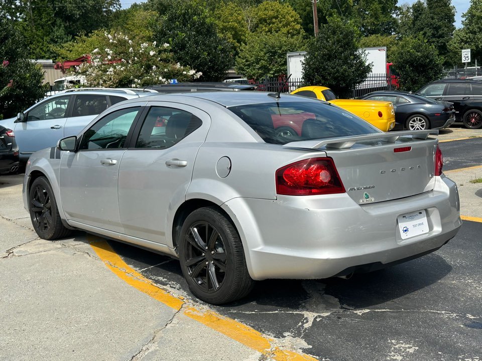 2012 Dodge Avenger - $5,995