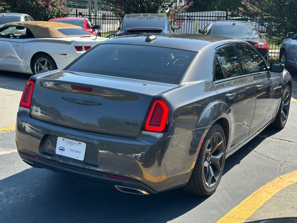 2021 Chrysler 300 - $13,995