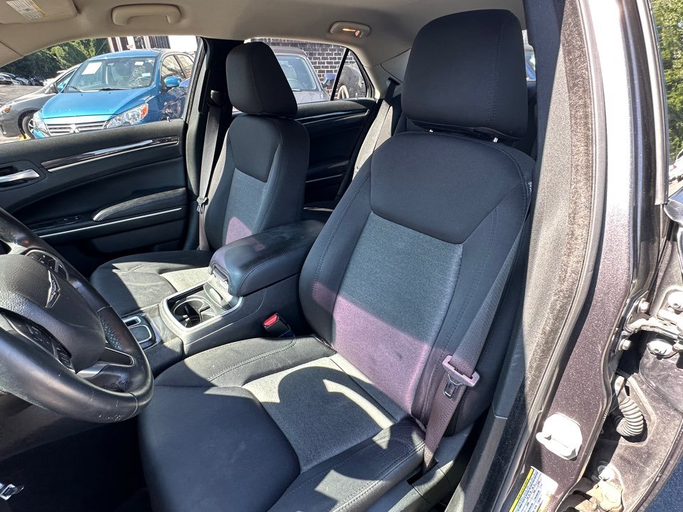 2021 Chrysler 300 - $13,995