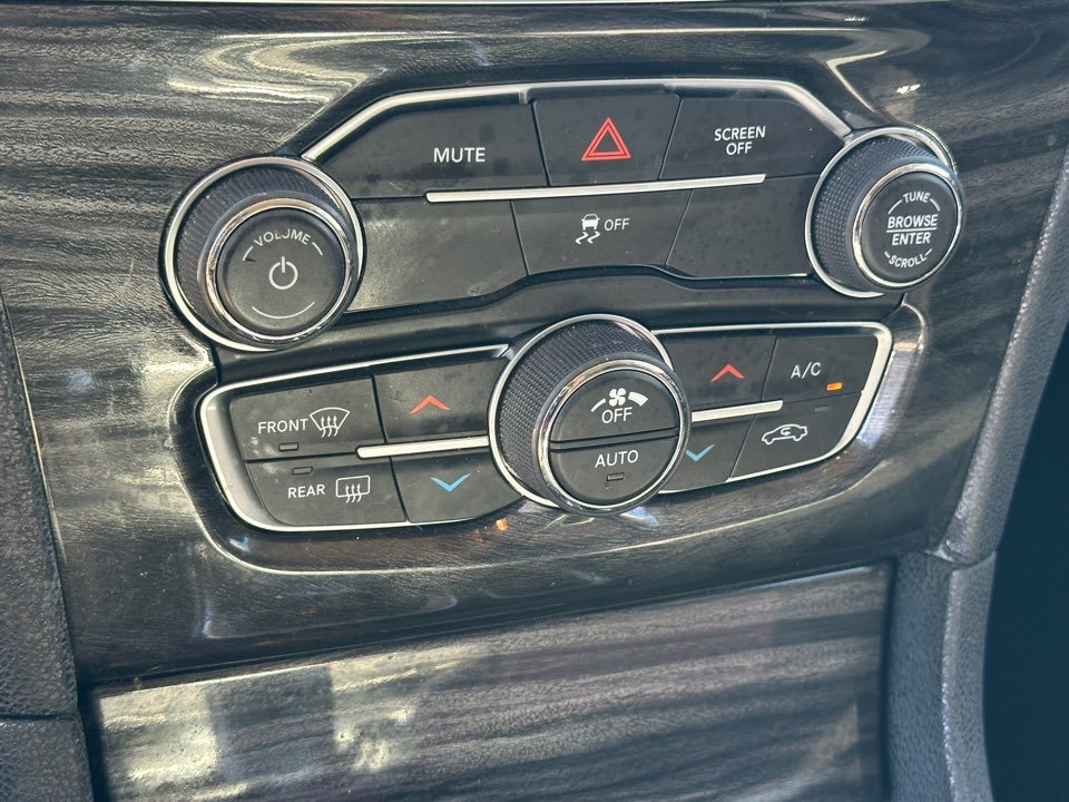 2021 Chrysler 300 - $13,995