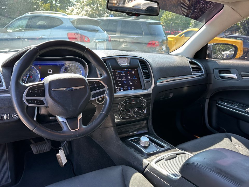 2021 Chrysler 300 - $13,995
