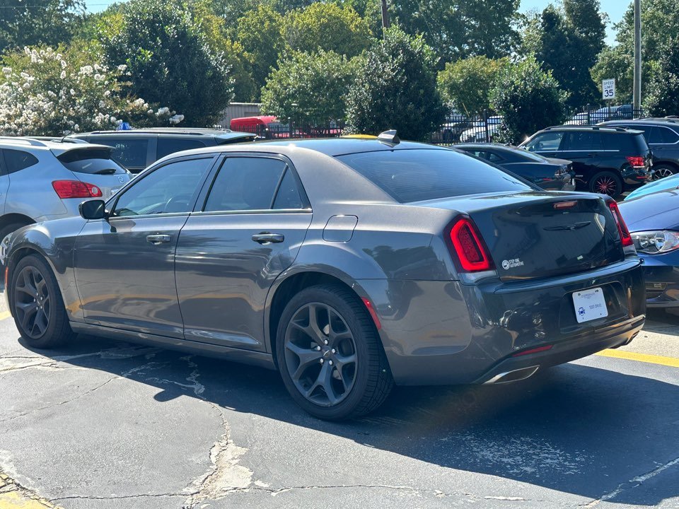2021 Chrysler 300 - $13,995