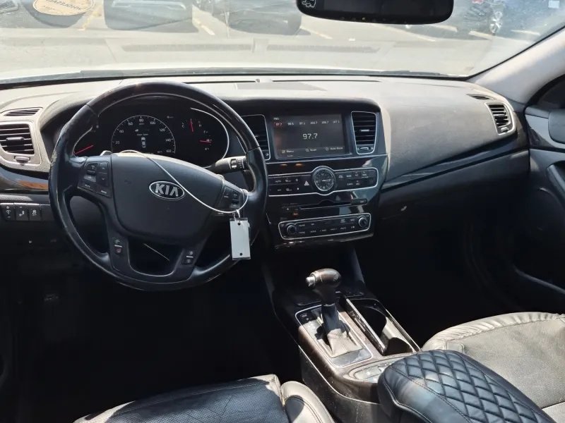 2016 Kia Cadenza - $7,935