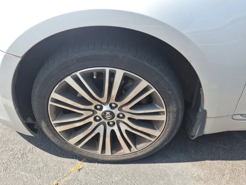 2016 Kia Cadenza - $7,935