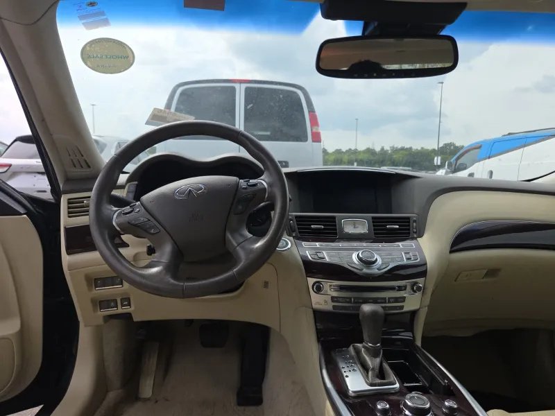 2011 INFINITI M - $5,265