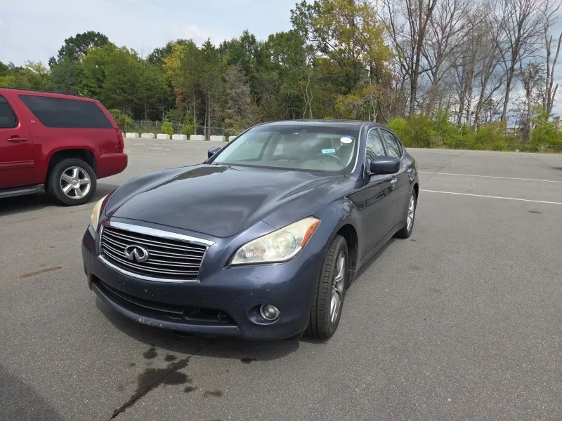 2011 INFINITI M - $5,265