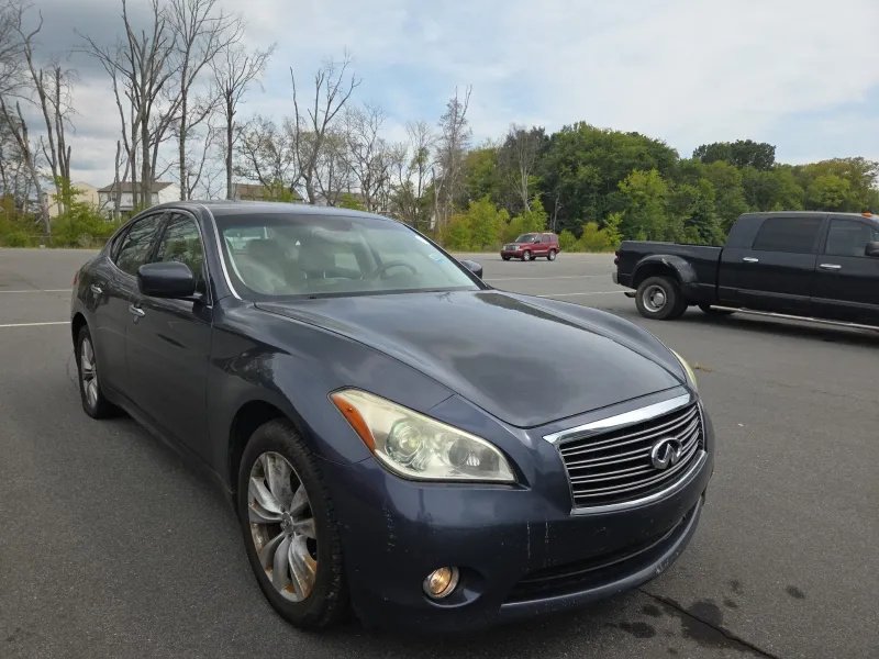 2011 INFINITI M - $5,265