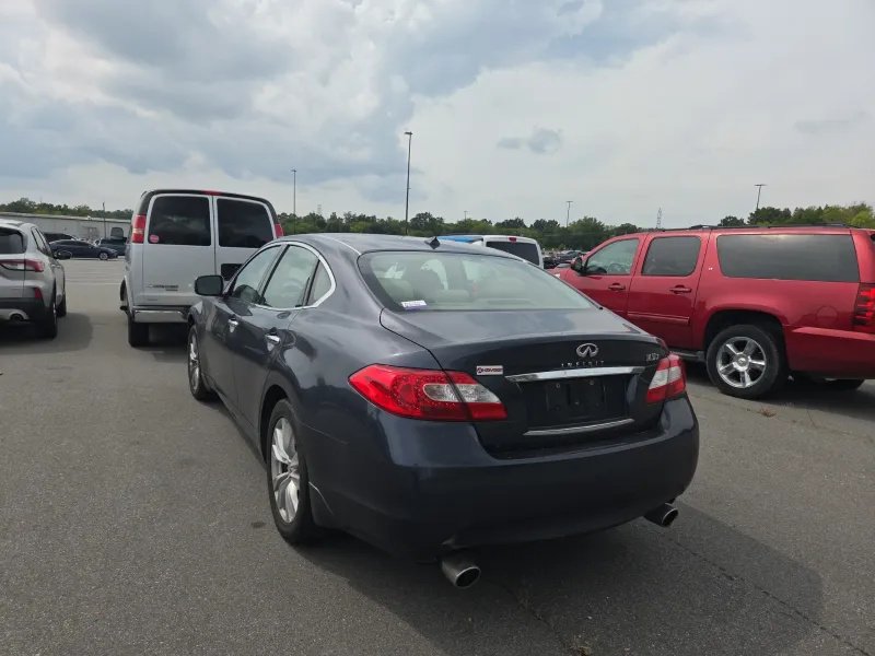 2011 INFINITI M - $5,265