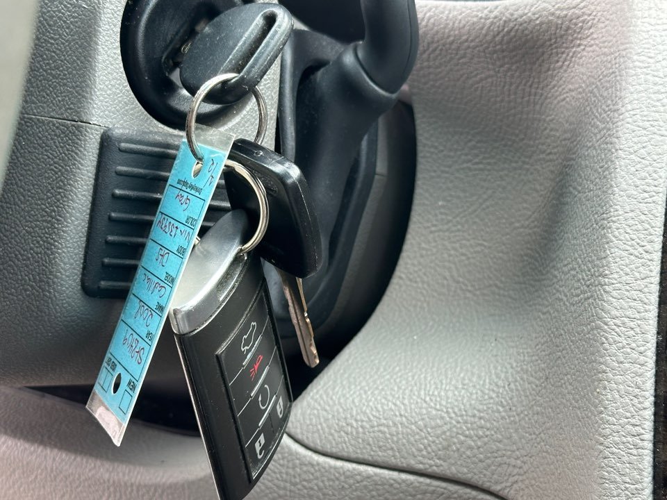 2008 Cadillac DTS - $7,995