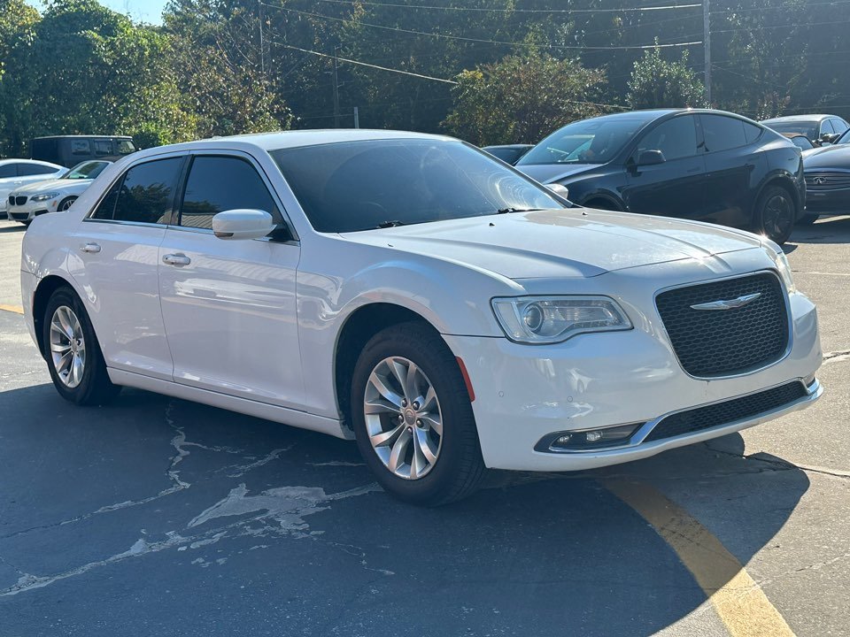 2015 Chrysler 300 - $8,228
