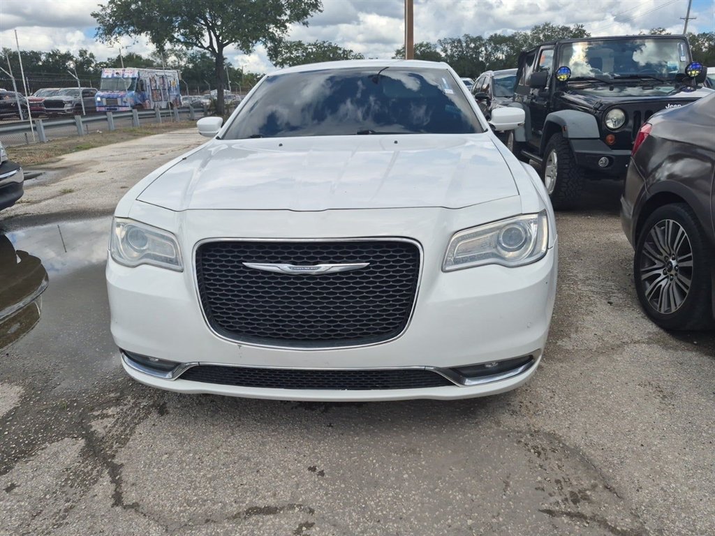 2015 Chrysler 300 - $8,228