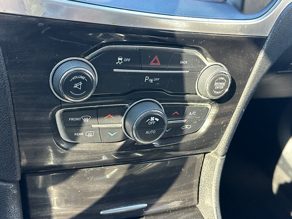 2015 Chrysler 300 - $8,228